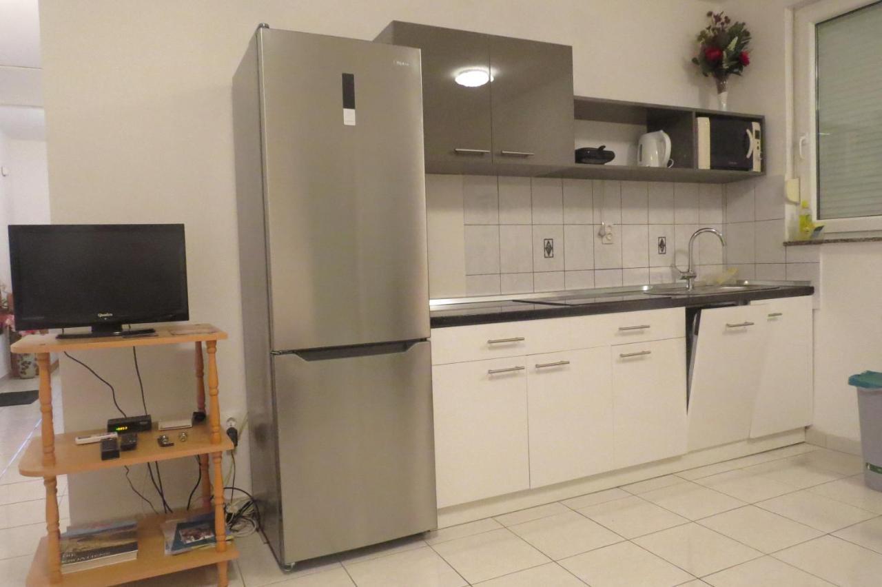 Appartamento Modra Kuca Mandre Esterno foto